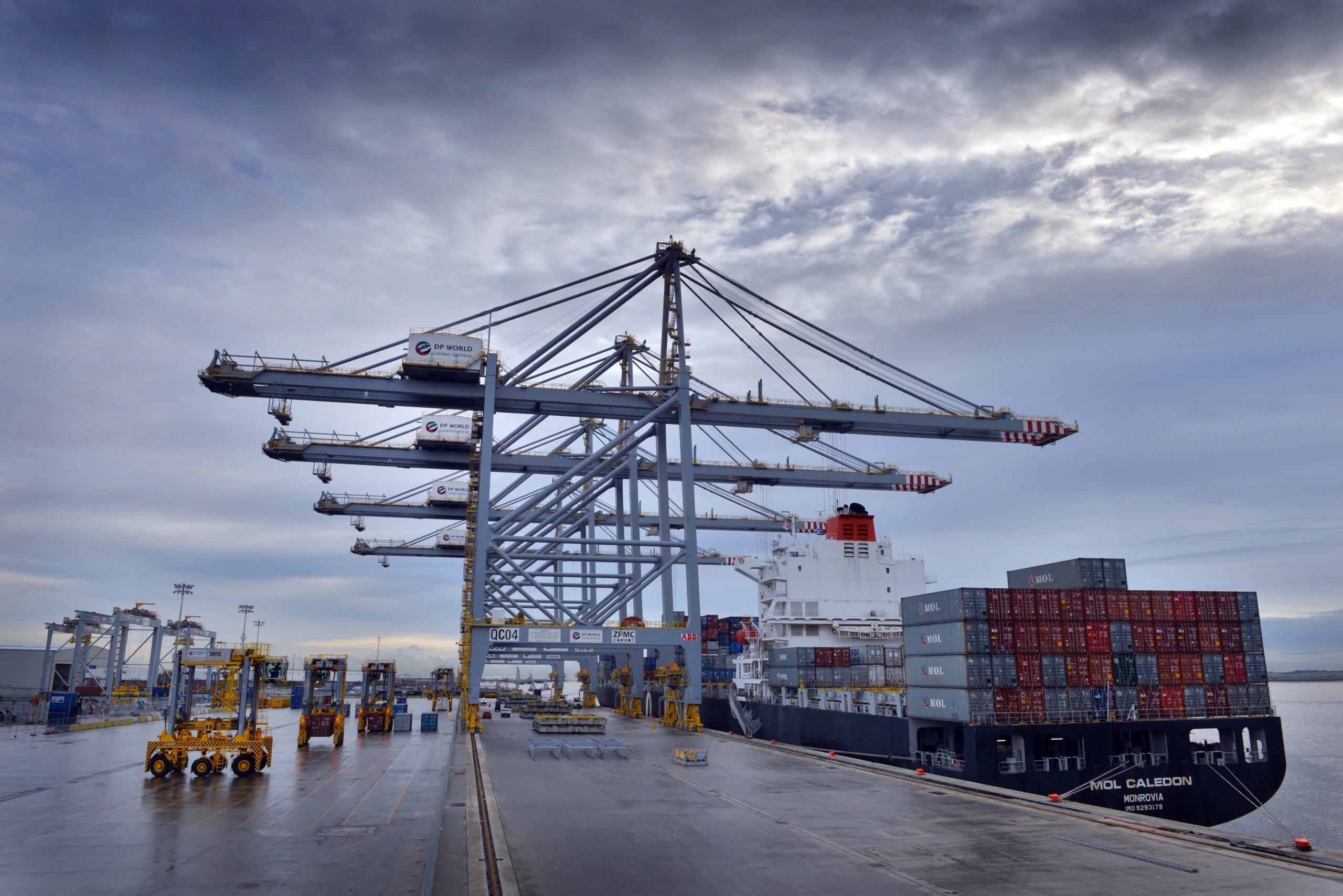 LondonGatewayFirstShip1