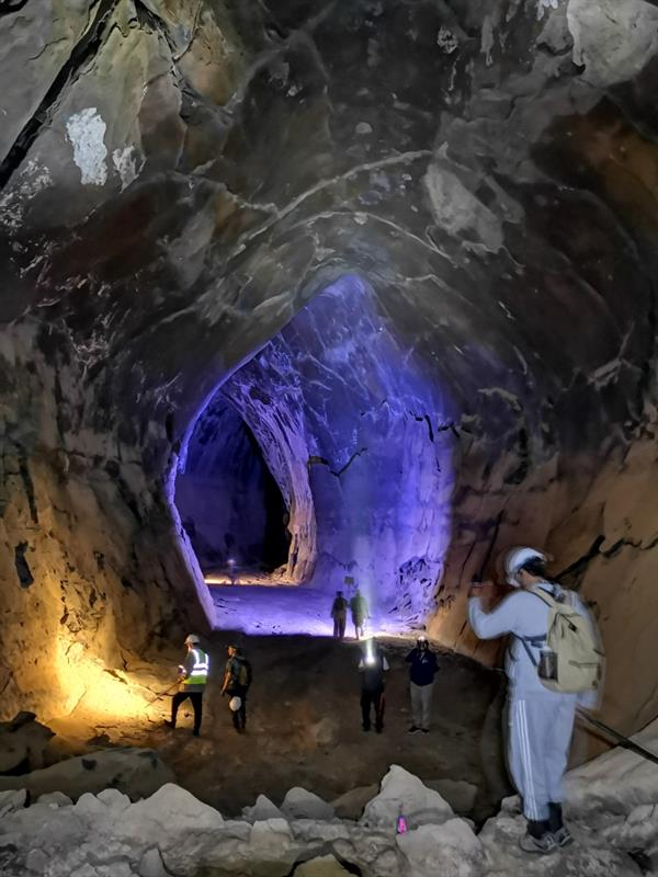 Abu Al-Waul Cave, is a magnificent natural feature situated northeast of Medina in the centre of the volcanic Lake Khaybar.