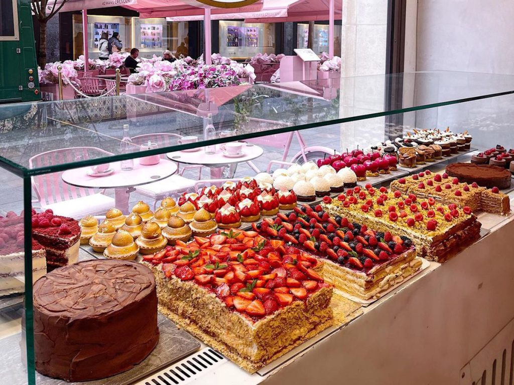 There are a lot of cake stores in Riyadh that provide flavours and designs to fit all preferences and events.