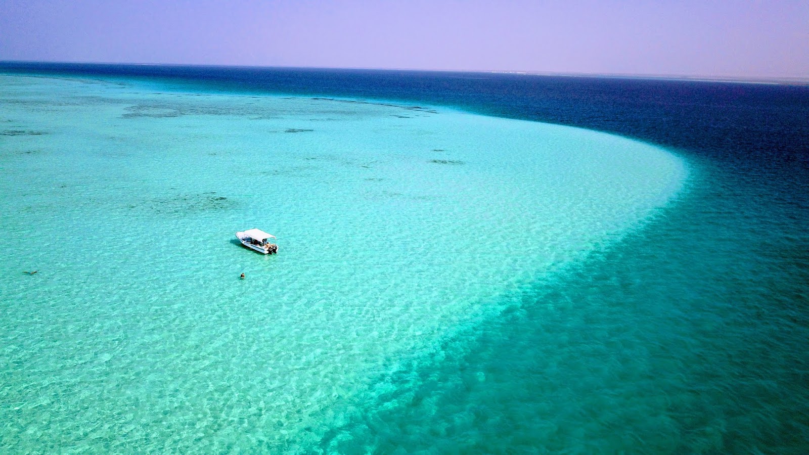 Umluj Beach is one of the most beautiful tourist attractions in the KSA. It stands out for its unusual location on the Red Sea shore.