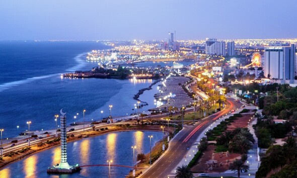 Sharm Obhur Beach, known as Obhur Bay, is a picturesque oasis that stretches 11 kilometres in length and has a width of 300 to 500 metres.