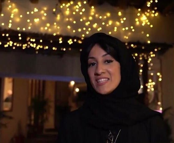 Hanaa Al-Saqqaf, a Saudi artist, learned painting and art via the Internet during the COVID-19 epidemic. She is highly passionate in heritage.