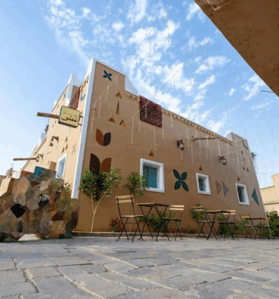 Popular cafés in Diriyah are modern centres of culture, wrapping the city's essence with a rich historical legacy & natural surroundings.